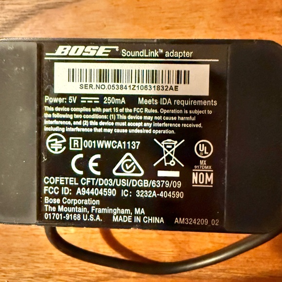 Bose Cream Wave Music System with Accessories - Picture 9 of 11